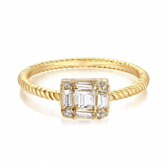 Anillo cuadrado con baguettes y zirconia, dorado