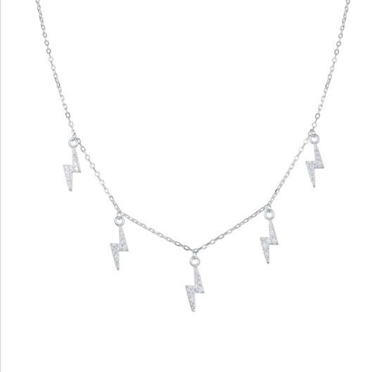Collar plateado con rayos con zirconias