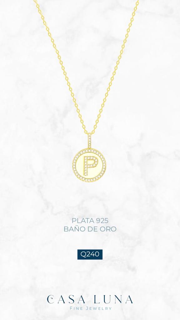 Collar letra dorada